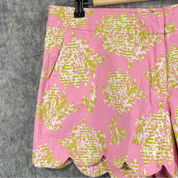 Crown & Ivy Womens Pink/Yellow Floral Scallop Leg Mid Rise Shorts Size 14 - Picture 4 of 9